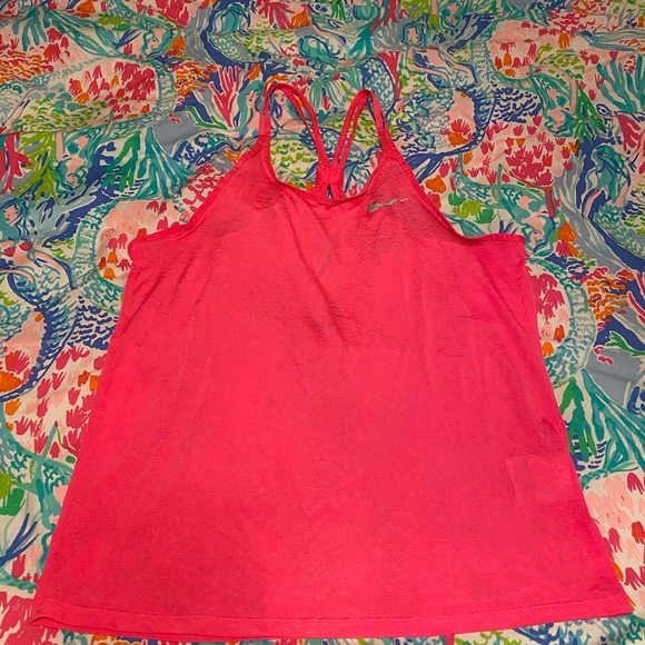 EUC Women’s Nike Racerback Tank, Small - Picture 4 of 7